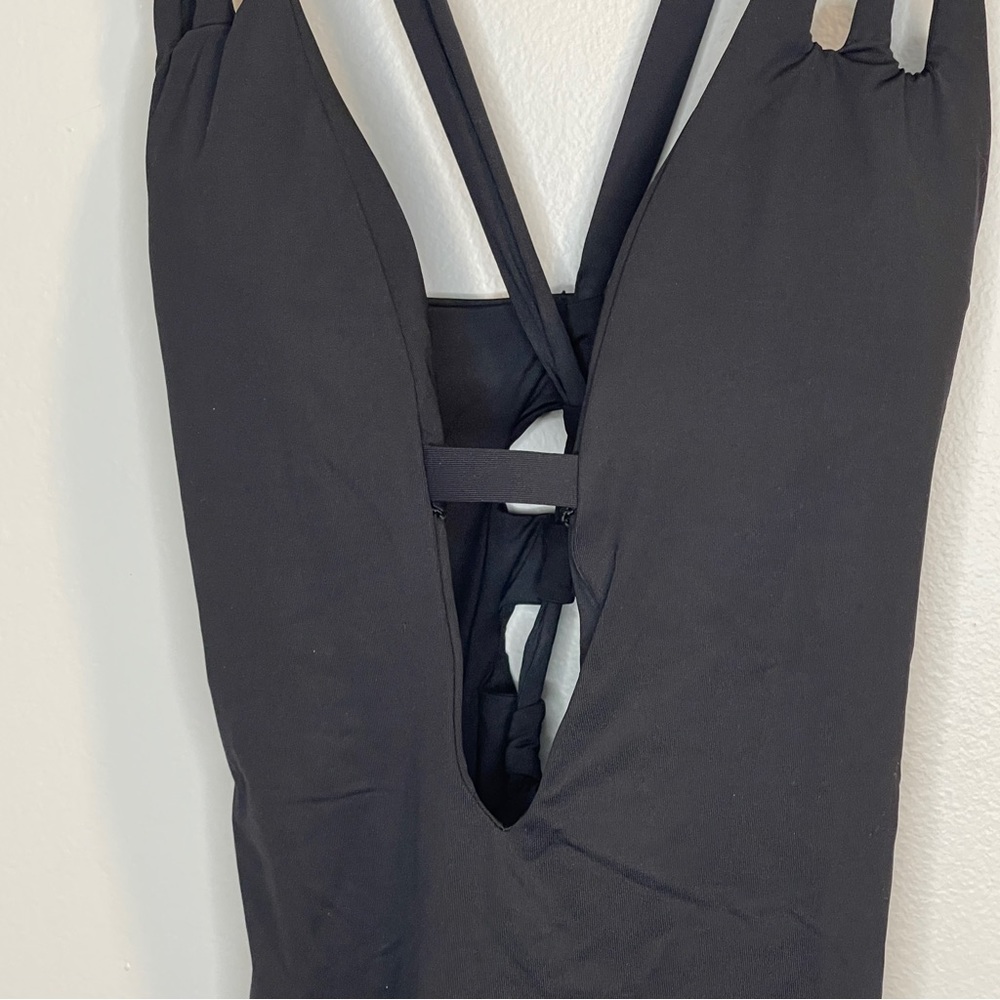 BECCA Women's Color Code Cutout One-Piece Swimsuit Black L - Picture 4 of 7